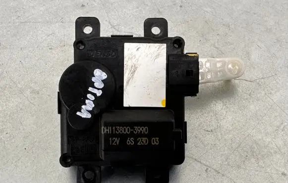 KIA Optima Air flap motor/actuator DH1138003990 1138003990