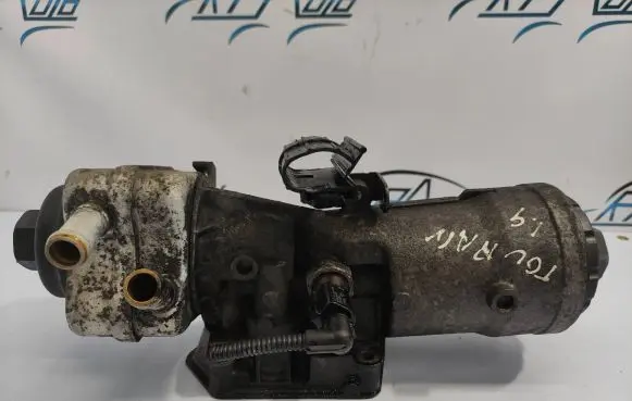 Volkswagen Golf V Oil filter cover 045115389E