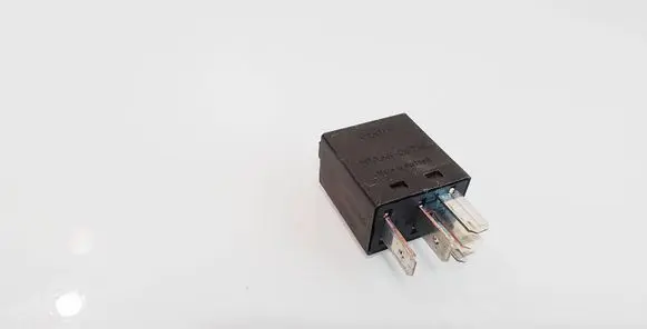 Porsche Cayenne (9PA) Other relay 7M0951253C 95VW10K705CA