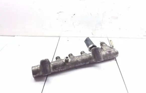 Opel Astra H Fuel main line pipe 0445214049