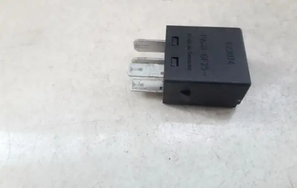Mitsubishi Pajero Other relay MB953382