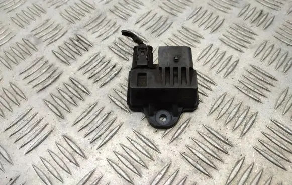 BMW X3 F25 Glow plug pre-heat relay 0522120103