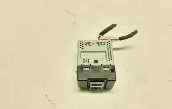 Volvo XC40 USB socket connector 31407038JLK01