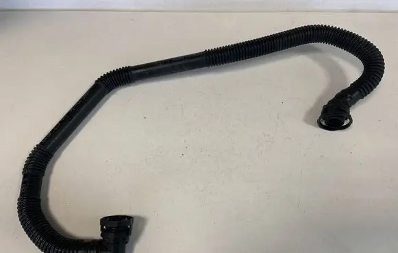 Audi Q7 4M Breather hose/pipe 4M0133817J
