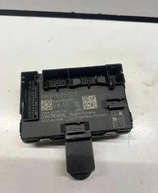 Audi A4 S4 B9 Door control unit/module 8W0959592
