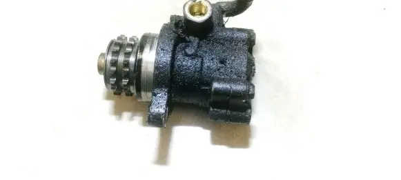Nissan Almera N16 Power steering pump