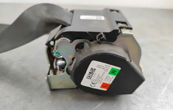 Volvo C40 Rear seatbelt 32341276 32131909