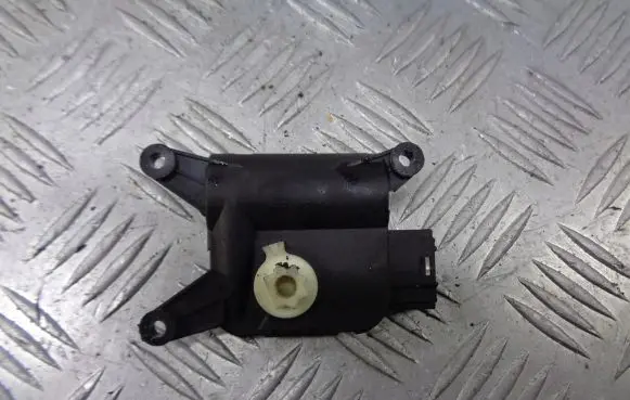 Skoda Octavia Mk2 (1Z) A/C air flow flap actuator/motor 1K1907511