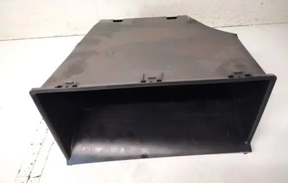 Glove box