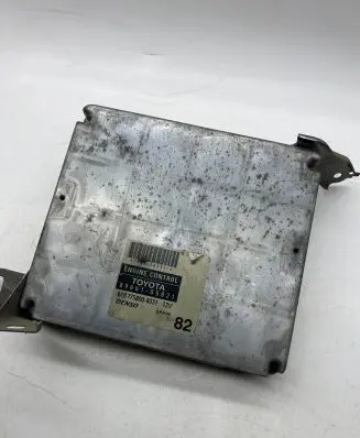 Toyota Avensis T250 Engine control unit/module 8966105821 MB1758008331 1736008331