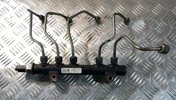 Volvo S80 Fuel main line pipe 9685297580