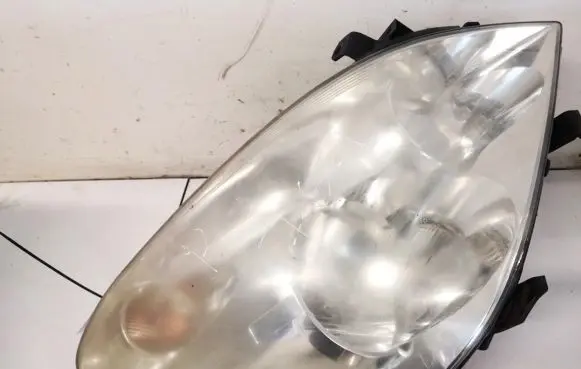 Toyota Corolla Verso AR10 Headlight/headlamp 9073780 907-3780