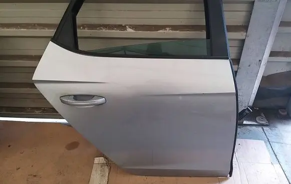 Seat Leon (5F) Rear door