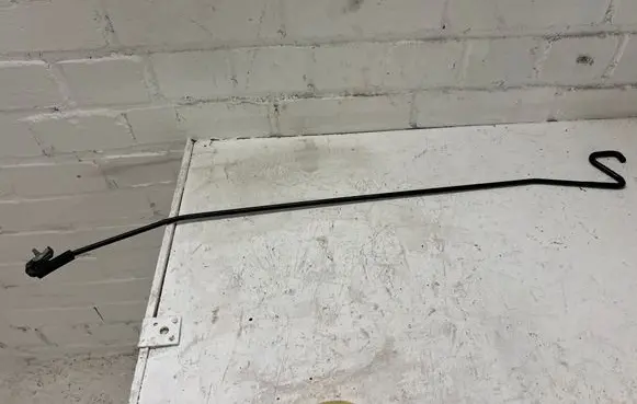 Ford Mustang V Engine bonnet/hood prop rod/strut 
