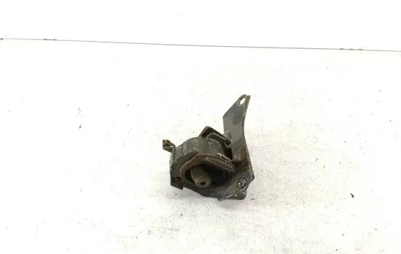 Engine mount bracket