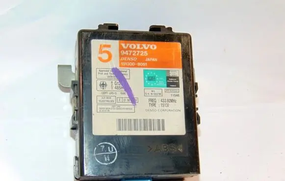 Volvo S70 V70 V70 XC Immobilizer control unit/module 9472725 1513008051