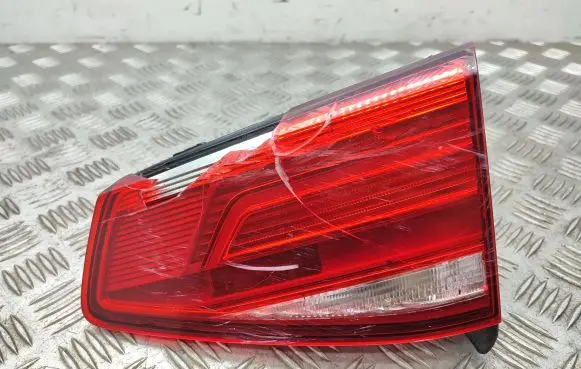 Volkswagen PASSAT B8 Tailgate rear/tail lights