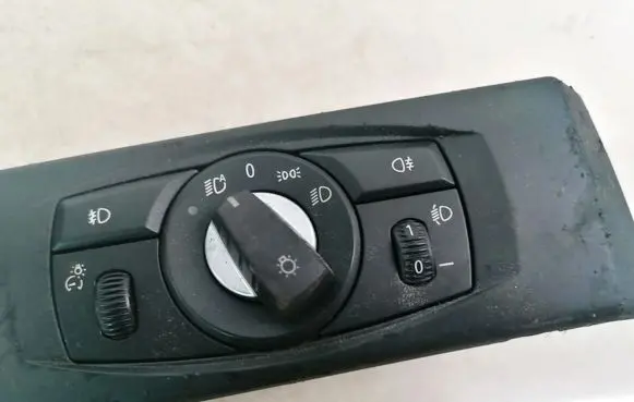 BMW 5 E60 E61 Light switch 6988555 33295101