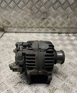 Volkswagen PASSAT B5 Generator/alternator 038903023L