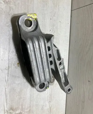 Ford Kuga III Engine mounting bracket lx637m121ac