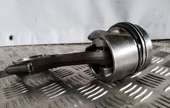 Audi A6 C7 Piston 