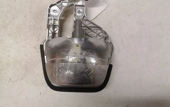 Toyota Avensis T250 Third/center stoplight 0552