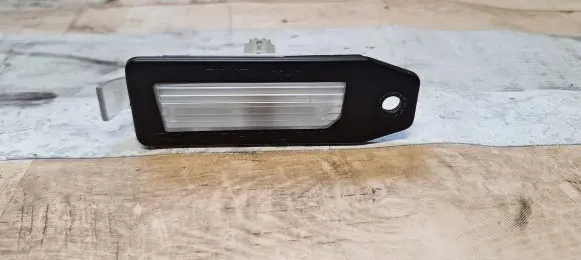 Lexus ES 250 - 300 - 330 Number plate light 2KA938716 2KA93871610