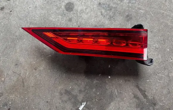 Volvo V60 Tailgate rear/tail lights 32228905