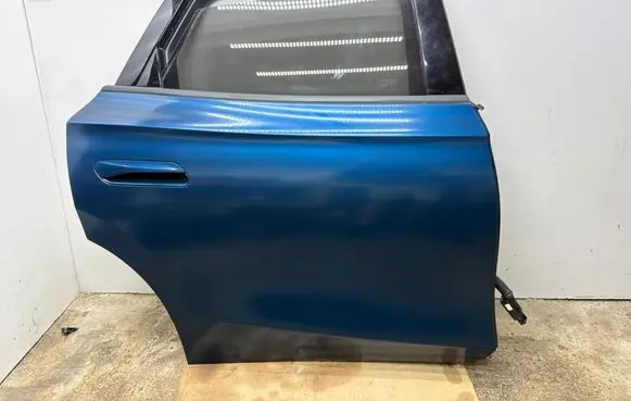 Volkswagen ID.7 Rear door
