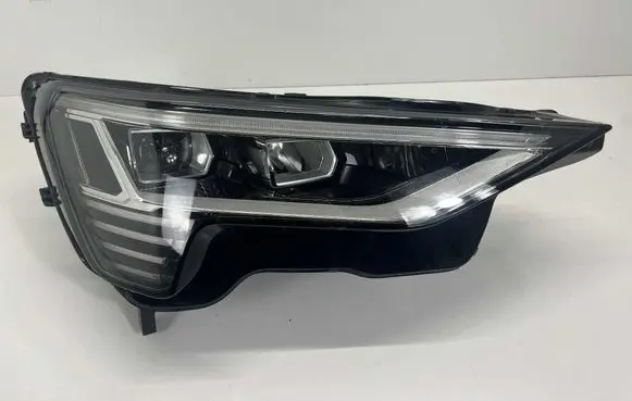 Audi e-tron Headlight/headlamp 030111023400 4KE941040