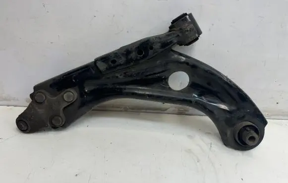 Peugeot 3008 II Front lower control arm/wishbone 98138522