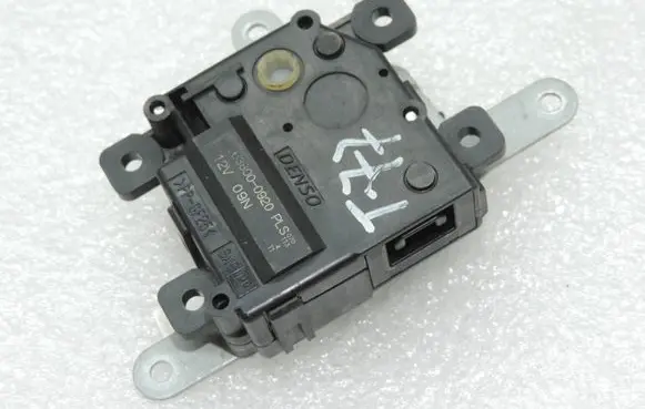 Toyota Avensis T270 Air flap motor/actuator 8710602270 87106-02270