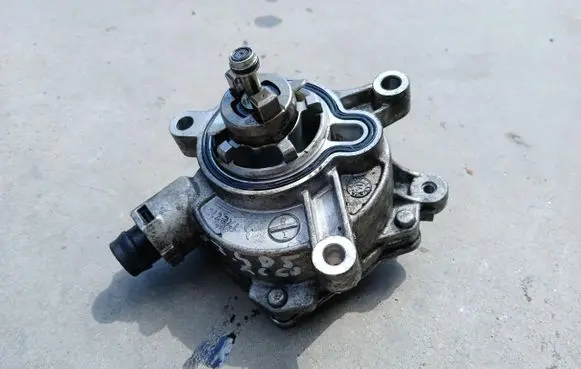 Volvo XC60 Vacuum pump 31375107