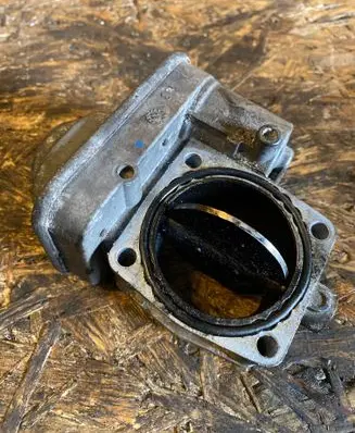 Opel Zafira B Throttle valve 8981052101 B111541222