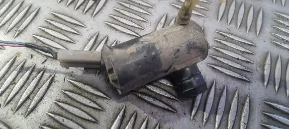 Mazda 626 Windscreen/windshield washer pump
