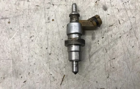 Toyota Auris 150 Fuel injector 2371026010