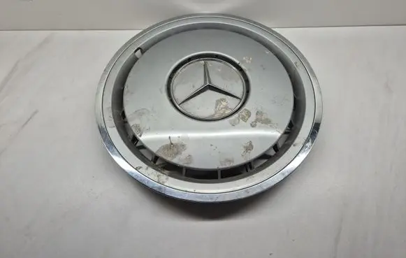 Mercedes-Benz E W124 R15 wheel hub/cap/trim 1244010924