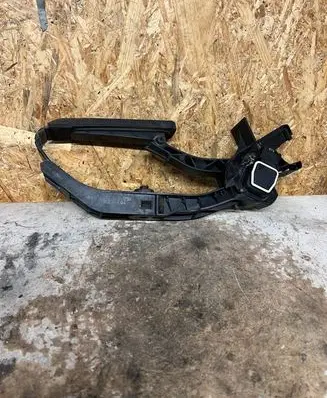 Mercedes-Benz E W211 Accelerator throttle pedal A2113000404