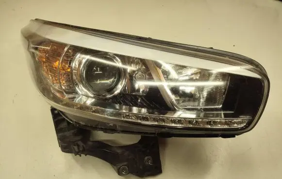 KIA Ceed Headlight/headlamp 92102A2220 R009B224DPN