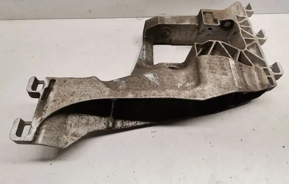 Jaguar F-Pace Gearbox mounting bracket HX736A026DE HX735060DD