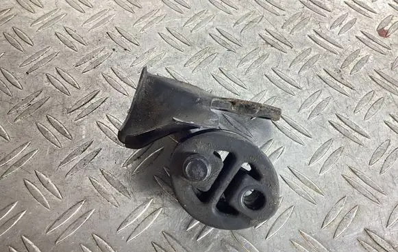 Lexus NX Muffler mount bracket/holder 1756528010