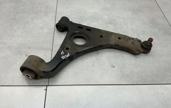 Front lower control arm/wishbone