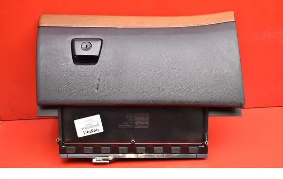 Volvo XC90 Glove box 3409563
