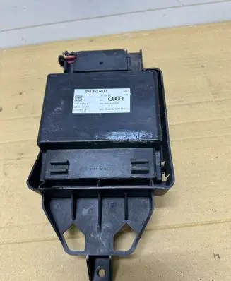 Audi A6 C7 Voltage converter/converter module 8K0959663F
