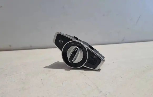 Mercedes-Benz X-class W470 Light switch A4709051700