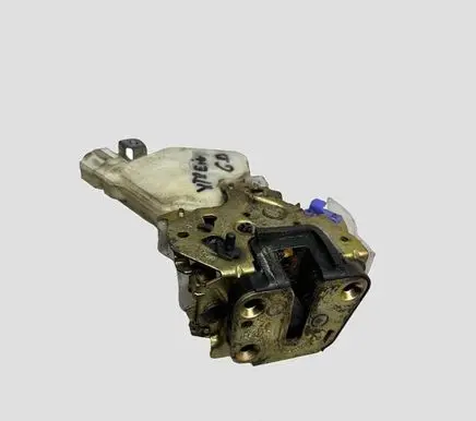 Nissan X-Trail T30 Rear door lock 805524U3