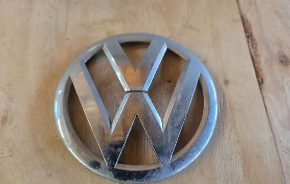 Volkswagen Transporter - Caravelle T6 Manufacturers badge/model letters 7E0853630D