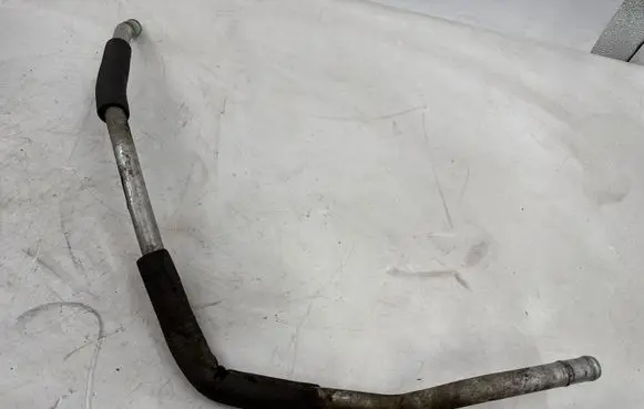 Mercedes-Benz C W203 Engine coolant pipe/hose A2038300115