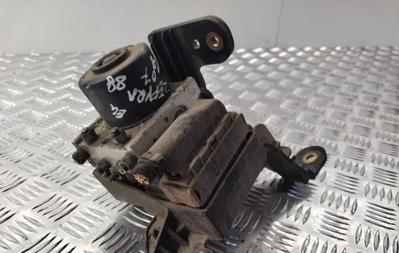 Opel Zafira B ABS Pump 13157576