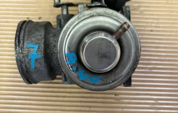 Audi A3 S3 8L EGR valve 03G131501A 03G129637